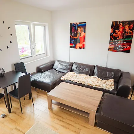 Beskid Penthouse Apartmán *