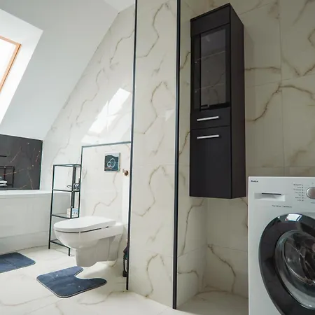 Beskid Penthouse Apartament *